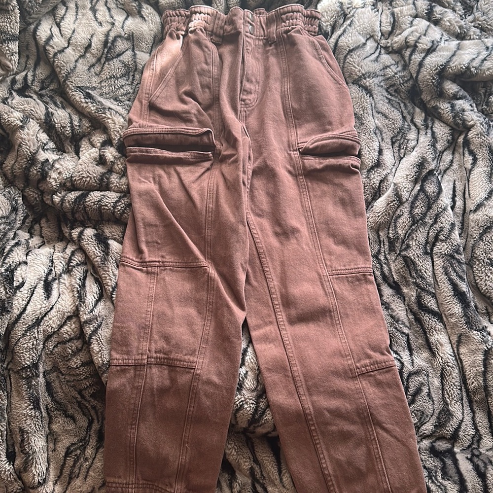 elastic waist cargo jeans